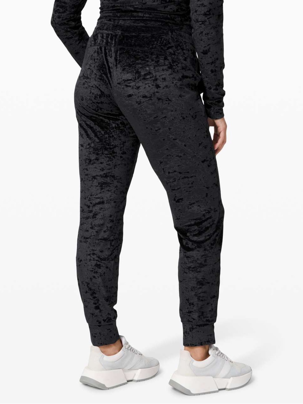 Lululemon Ready to Crush Joggers
Velvet